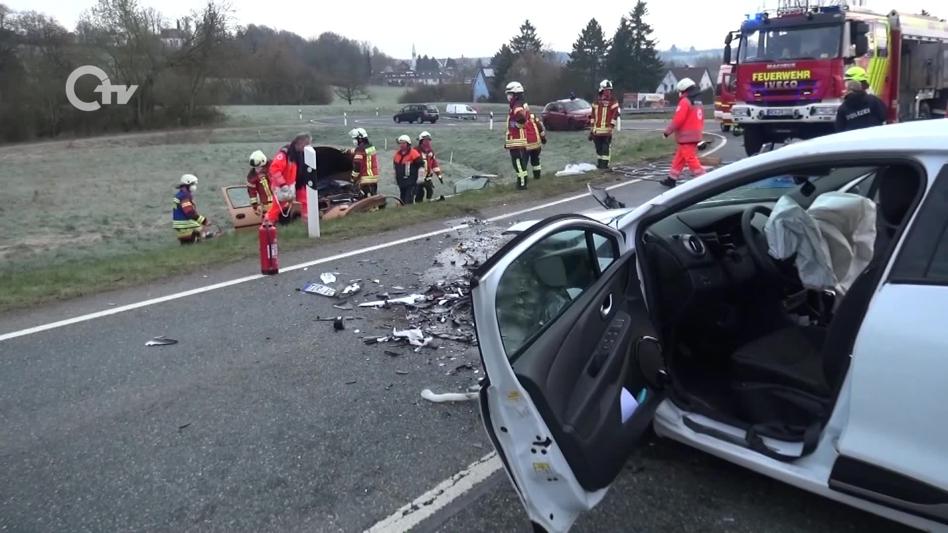 Kirchenthumbach Zwei Schwerverletzte Nach Verkehrsunfall Oberpfalz Tv